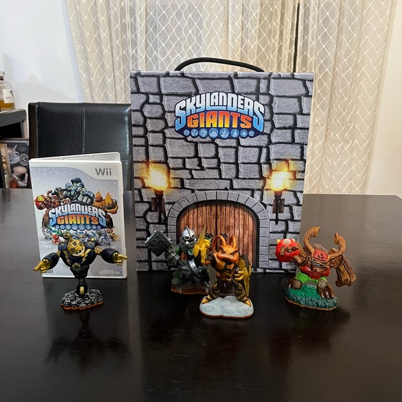 Other - Skylander giants set of 4 with box